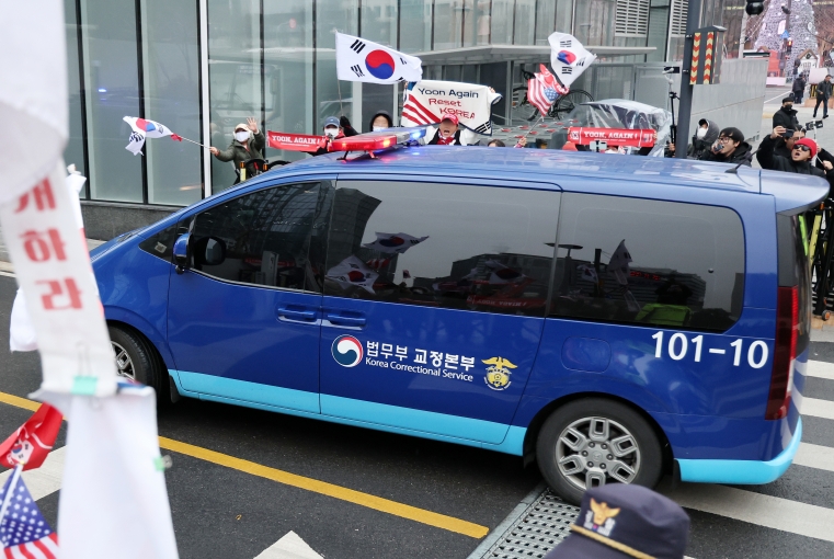 김건희특검, 尹 상대로 '명태균 관련' 조사…진술 거부 안 해