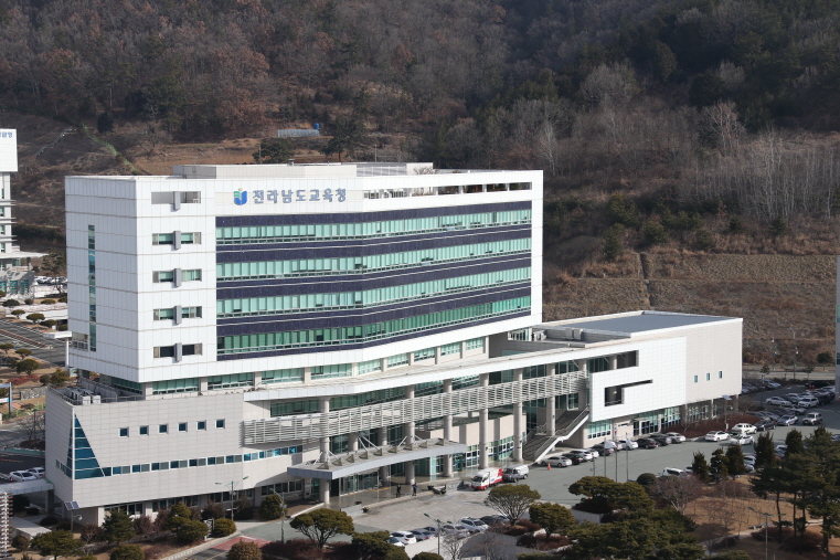 전남도교육청, 무상교복 지원사업관련 각 지자체 말썽