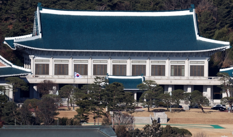 이 대통령, 내일 청와대 첫 출근…29일 0시 봉황기 게양