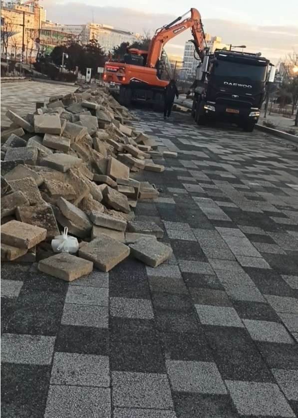 나주시, 보도블록 교체 사업에 예산 낭비 논란… 시민 불만 폭발