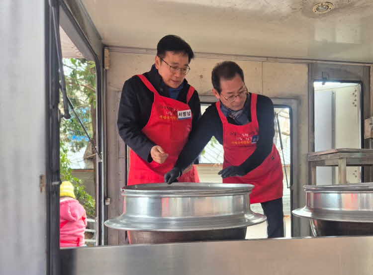순천종합사회복지관에 ‘짜장차’가 왔다…300그릇 나눔으로 겨울 한파 녹였다