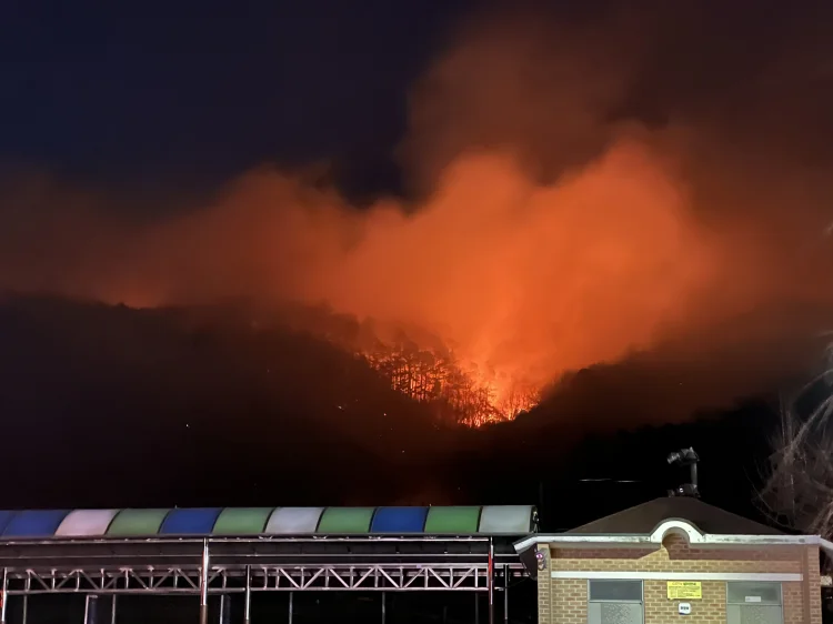 광양 산불 진화율 90%·주민 153명 대피…헬기 48대 투입(종합)