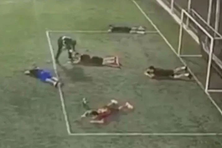 축구 경기장 난입 총격…에콰도르서 남성 3명 사망