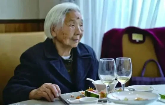 밤 2시까지 TV 보고 간식 먹는 101세 할머니, 장수 비결 공개
