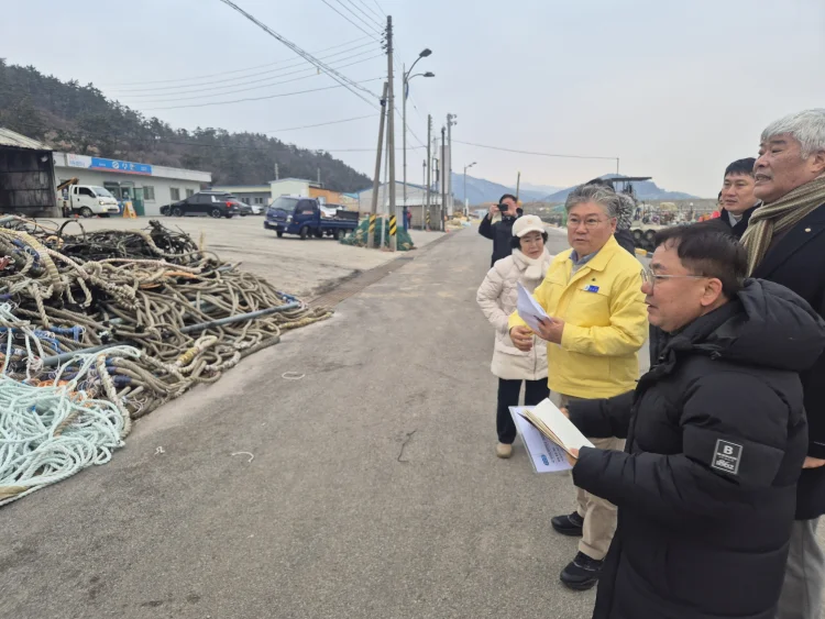 영광군수, 계마항 어구보관창고 화재 현장 방문